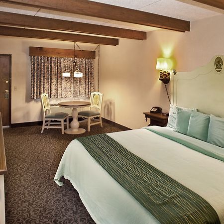 Helendorf River Inn, Suites & Conference Center Екстериор снимка