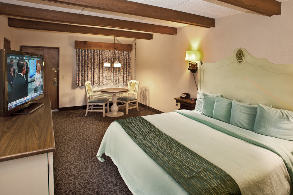 Helendorf River Inn, Suites & Conference Center Екстериор снимка