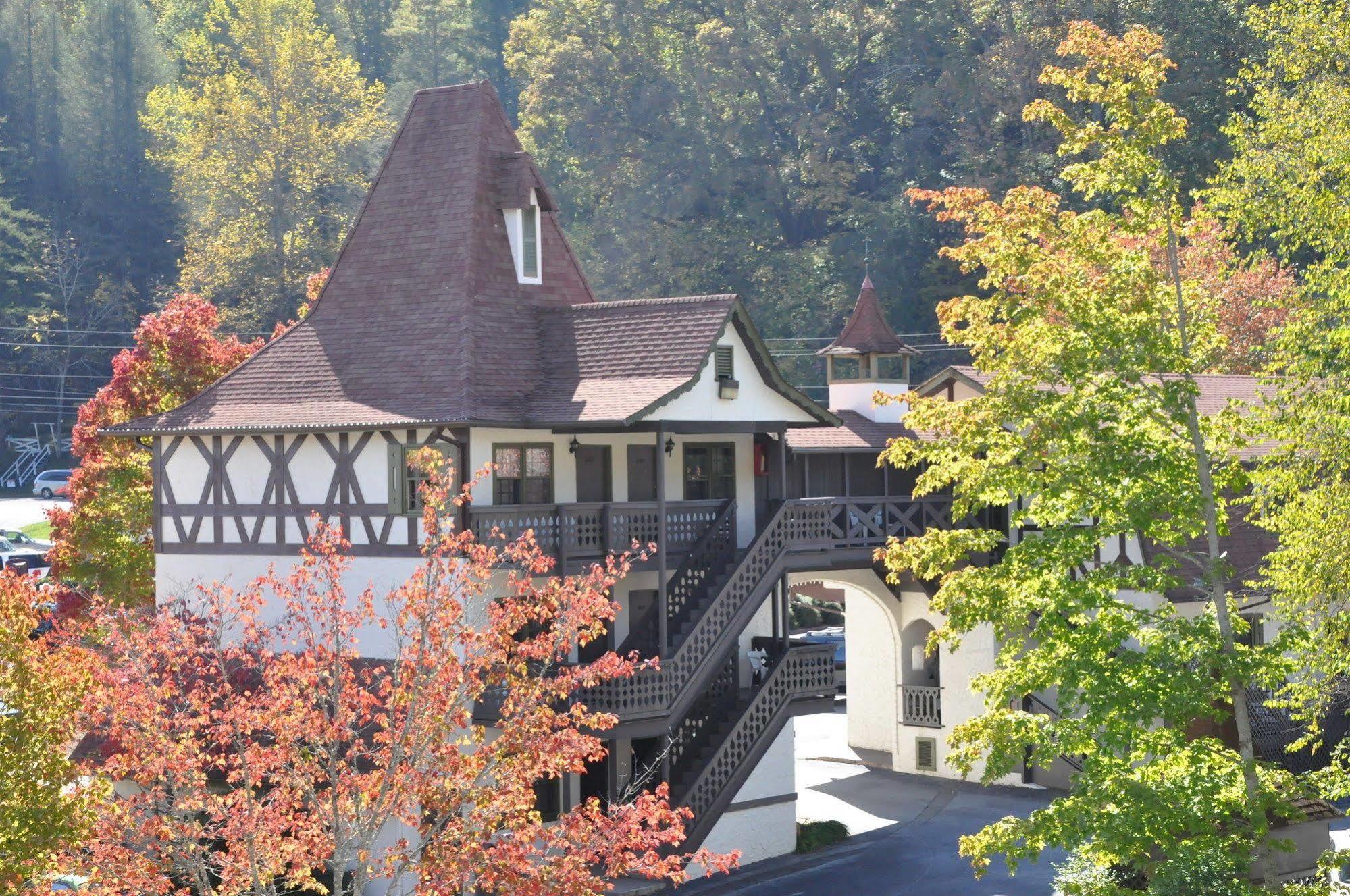 Helendorf River Inn, Suites & Conference Center Екстериор снимка