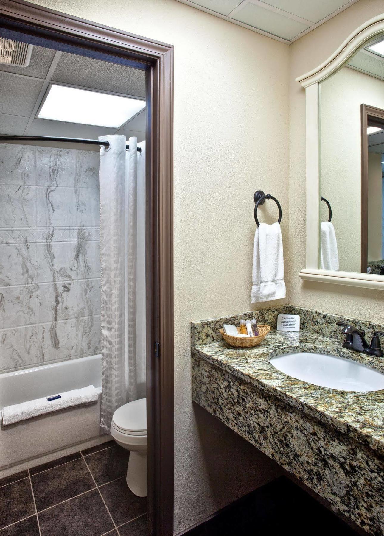 Helendorf River Inn, Suites & Conference Center Екстериор снимка