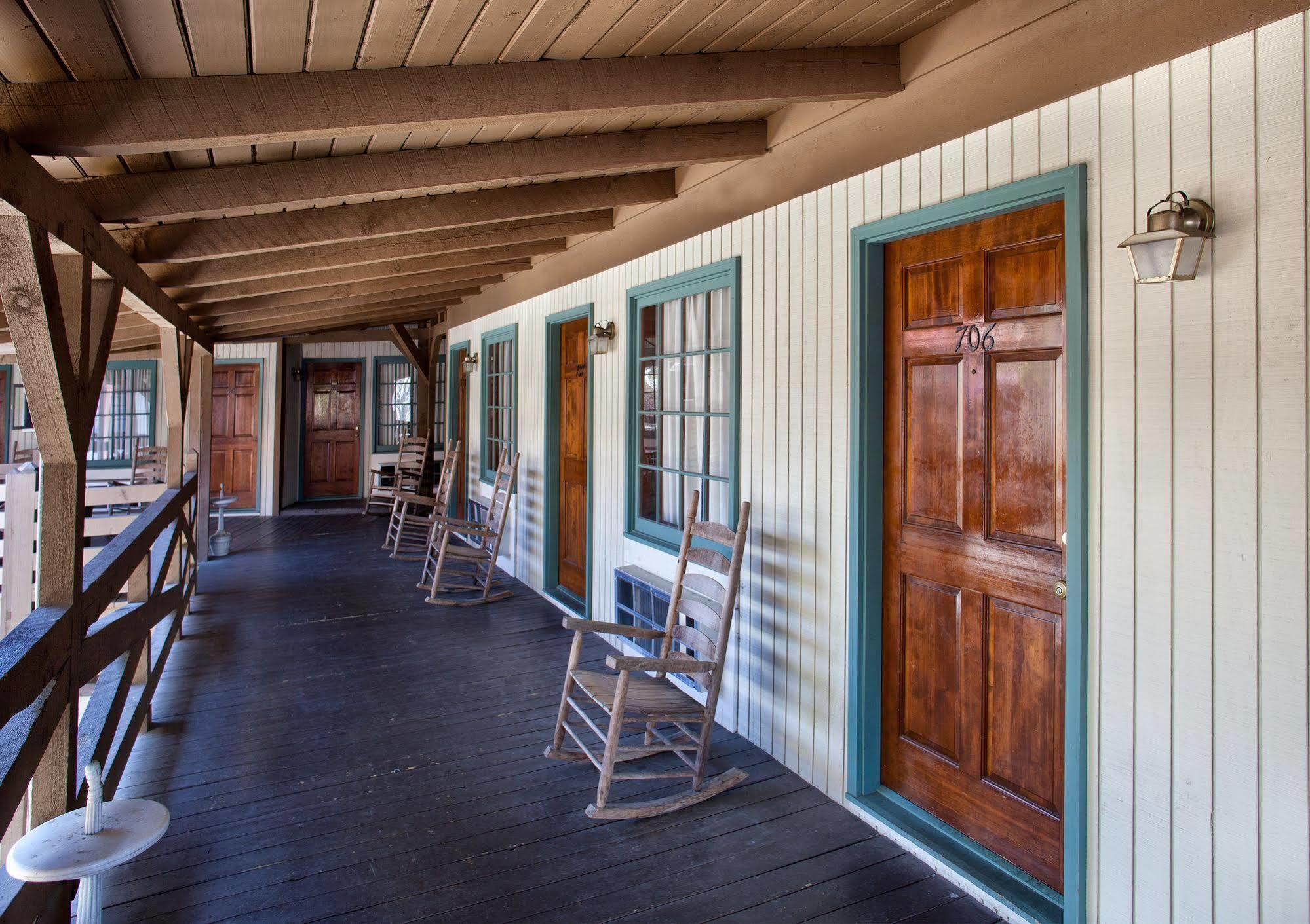 Helendorf River Inn, Suites & Conference Center Екстериор снимка